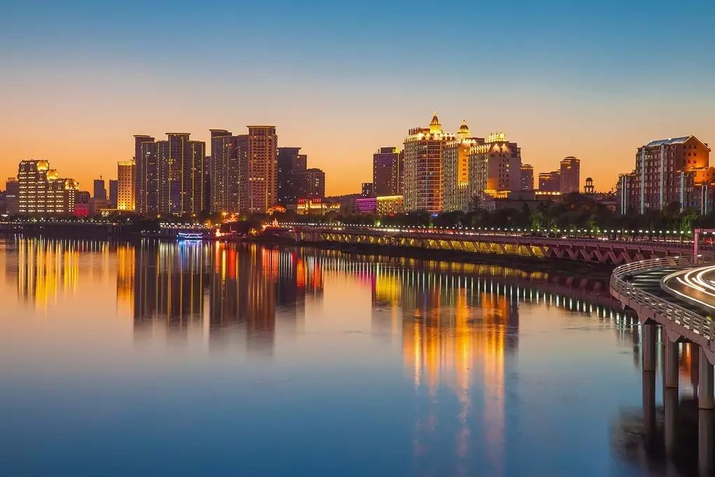 吉林老街晨曦初现